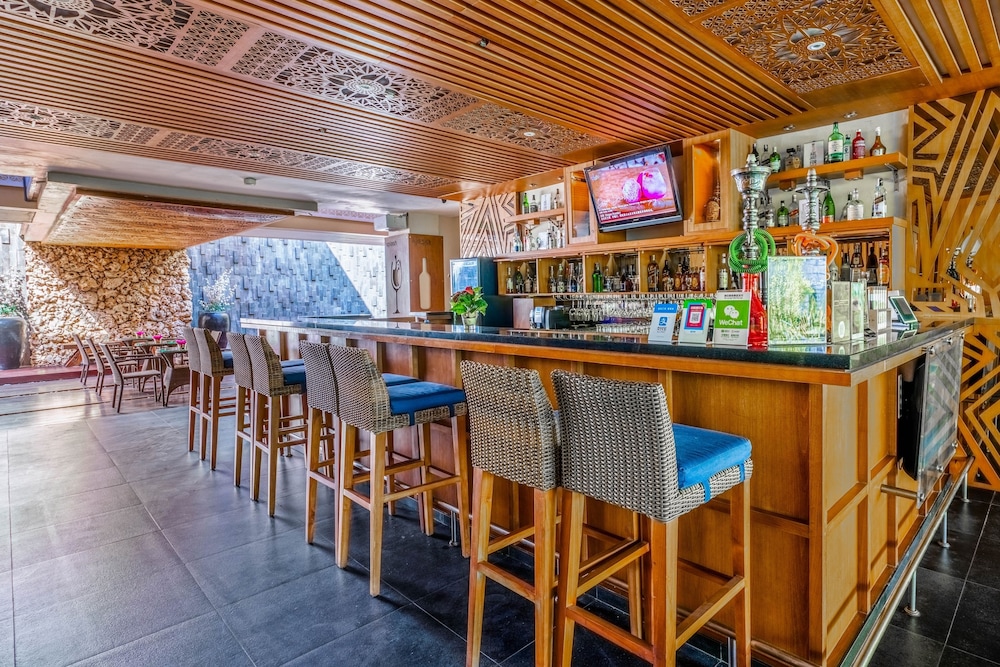 Vouk Hotel And Suites 49/71