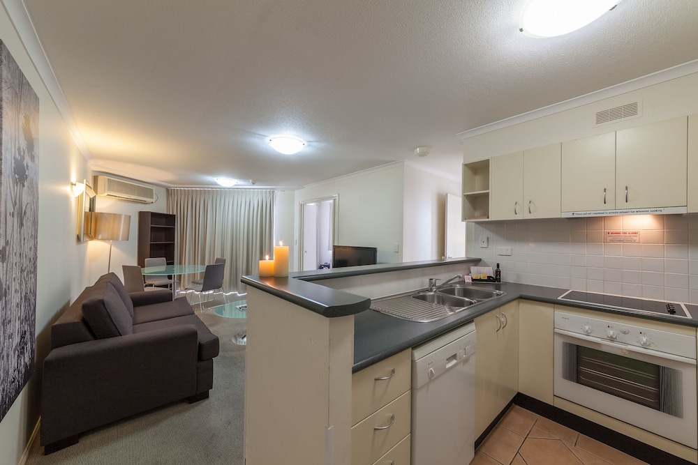 West End Central Apartments 48/56