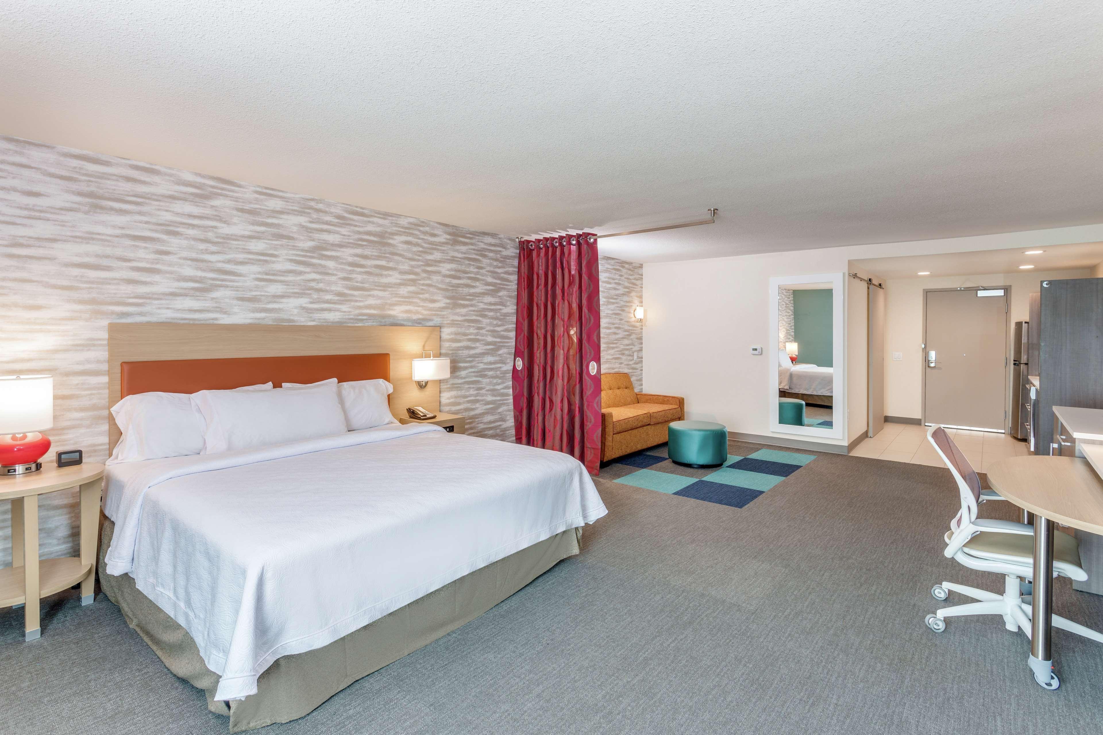 STUDIO, SUITE, KING BED, ACCESSIBLE