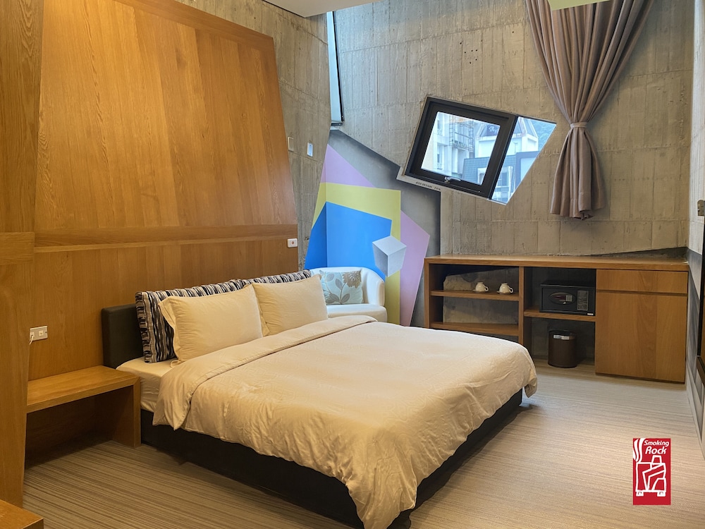 DELUXE, DOUBLE BED, BALCONY