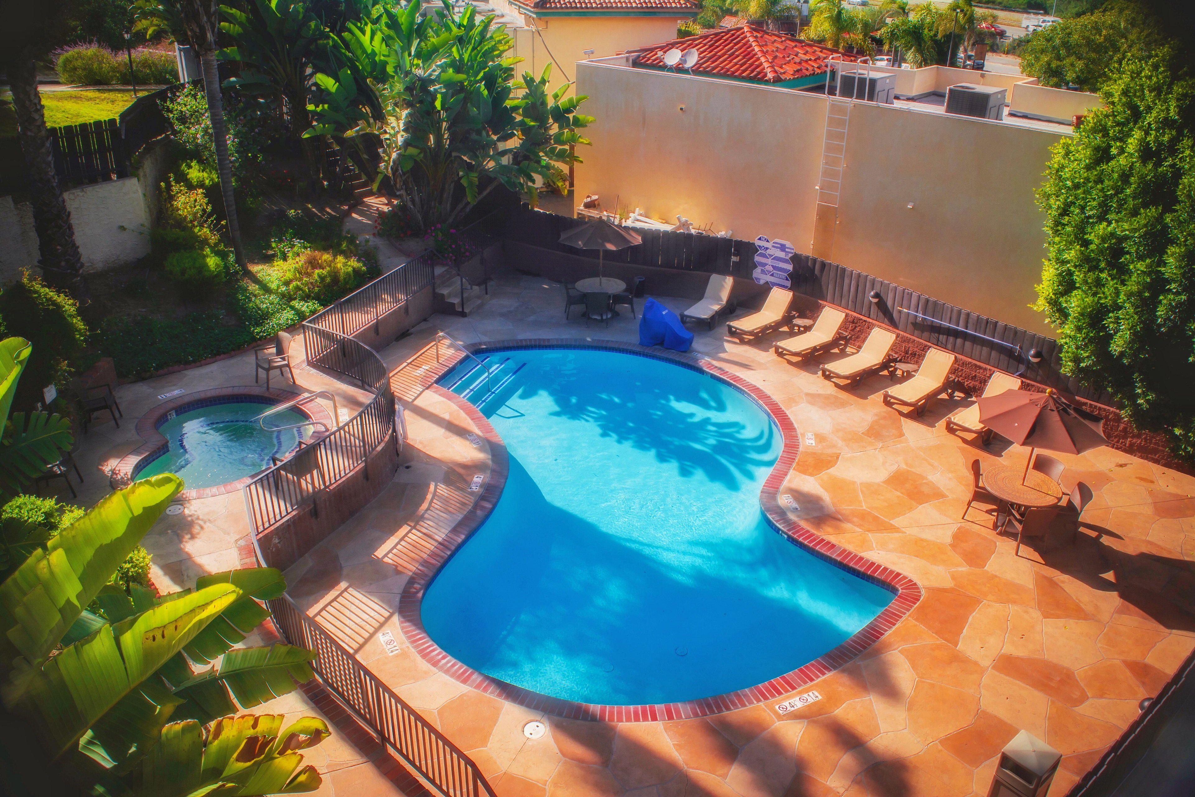 Holiday Inn Express Grover Beach 27/32