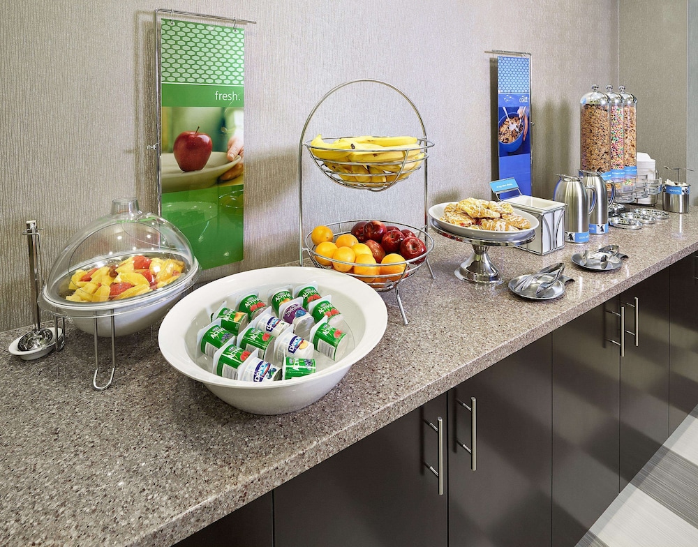 Hampton Inn By Hilton Calgary Airport North 37/58
