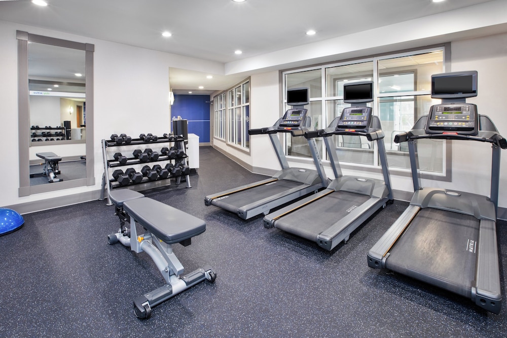 Holiday Inn Express Hotel Suites Auburn Hills 43/65