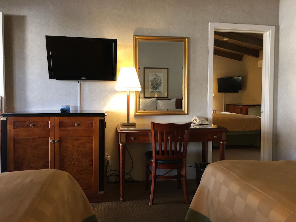Discovery Inn 32/43