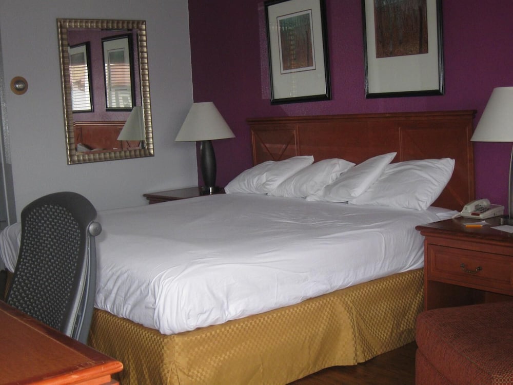 Santa Fe Inn Pueblo 9/31