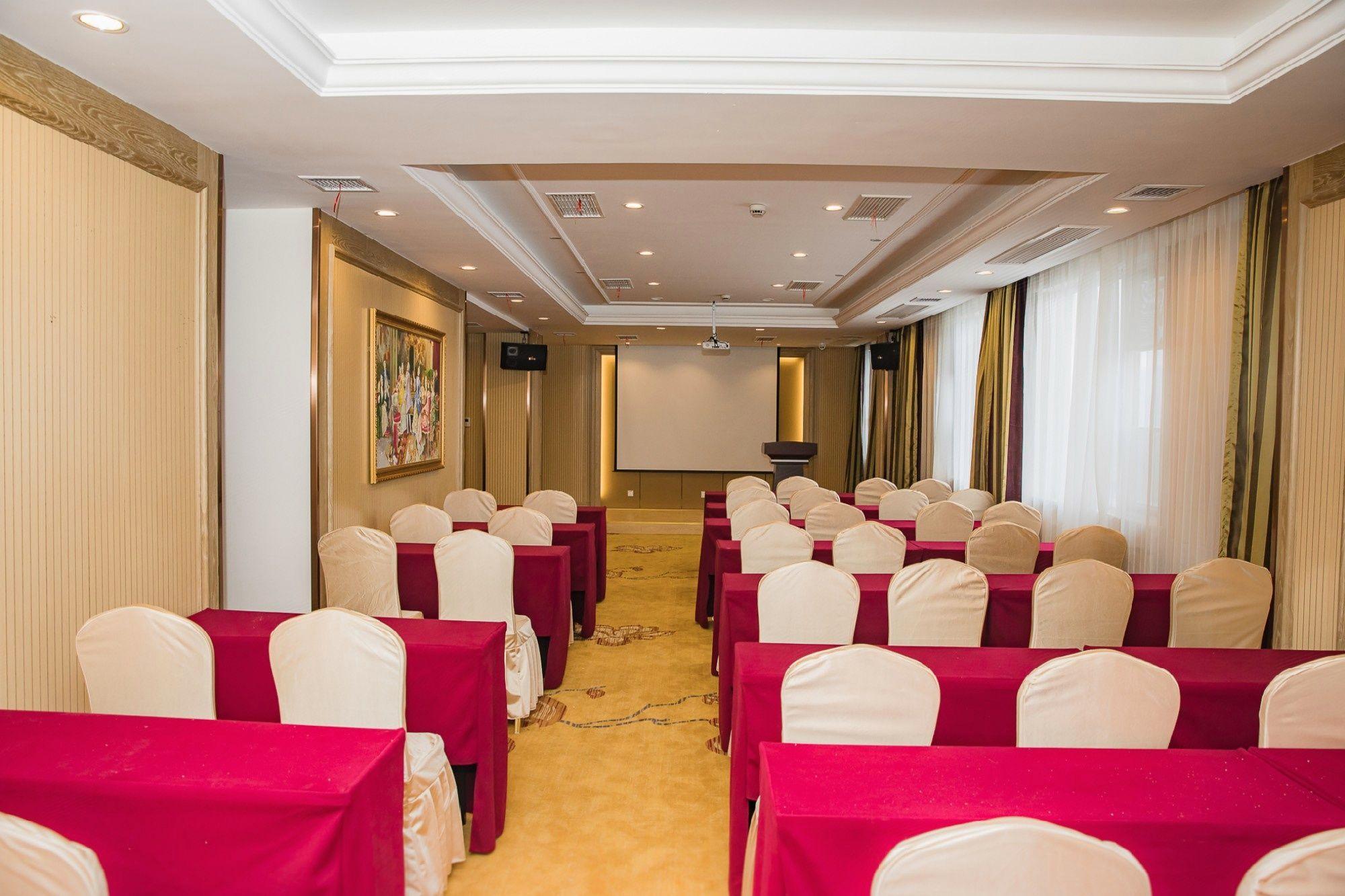 Vienna International Hotel (Haimen Pedestrian Street) 33/40
