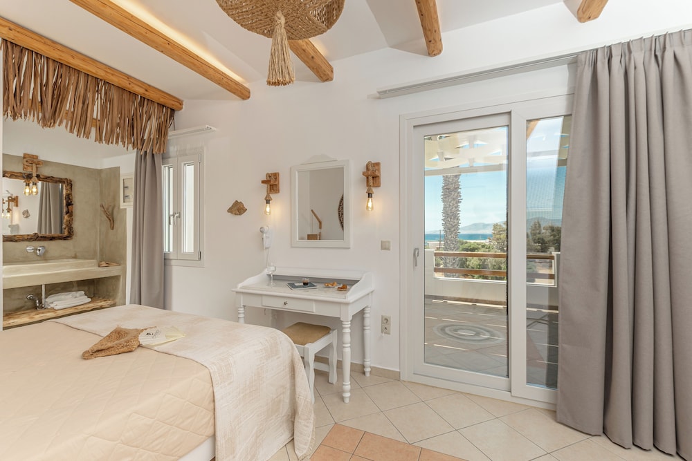 Comfort, Apartment, Queen Bed, Garden and Sea View، Glaronissi Beach 8/10