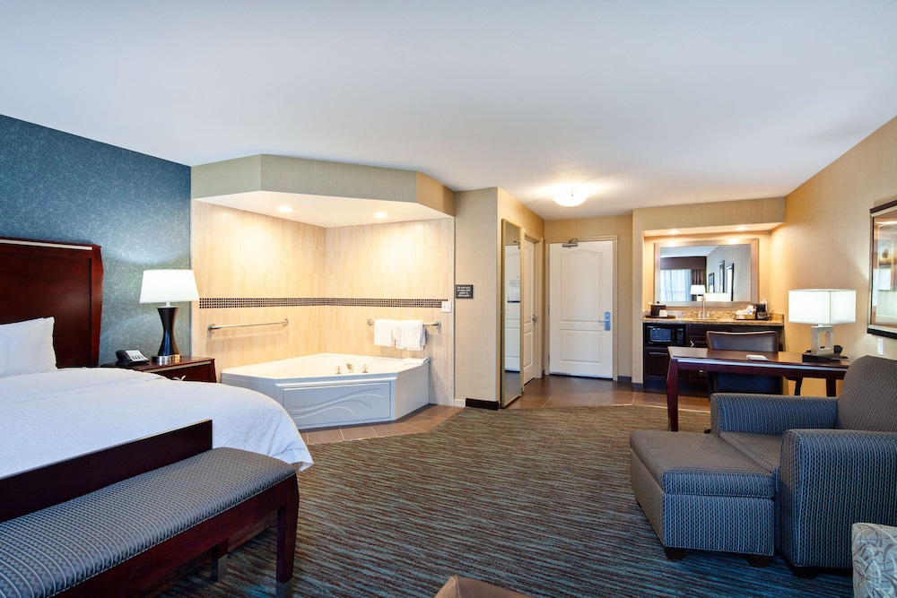 Hampton Inn Suites Agoura Hill 17/46