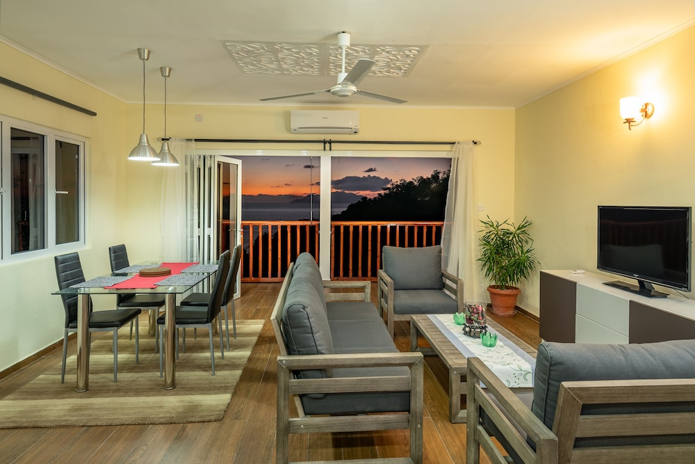 Glacis Heights Villa 26/50