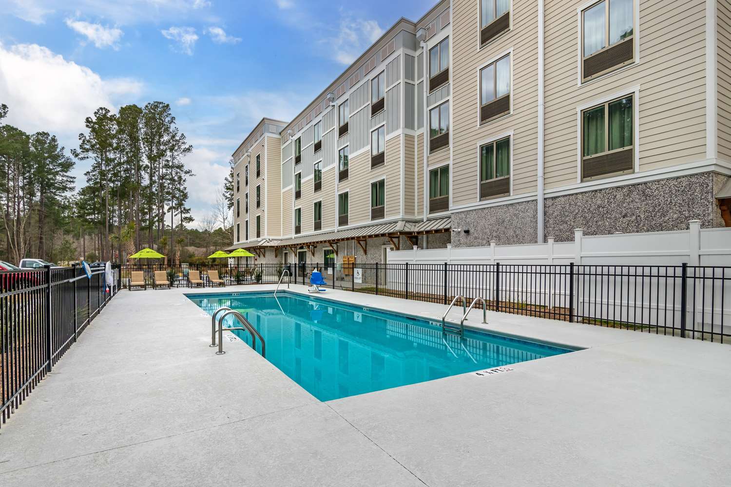 Best Western Plus Bluffton / Hilton Head Hotel 2/14