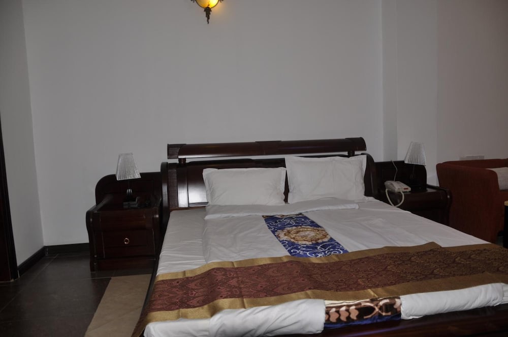 Biraj International Hotel 13/50