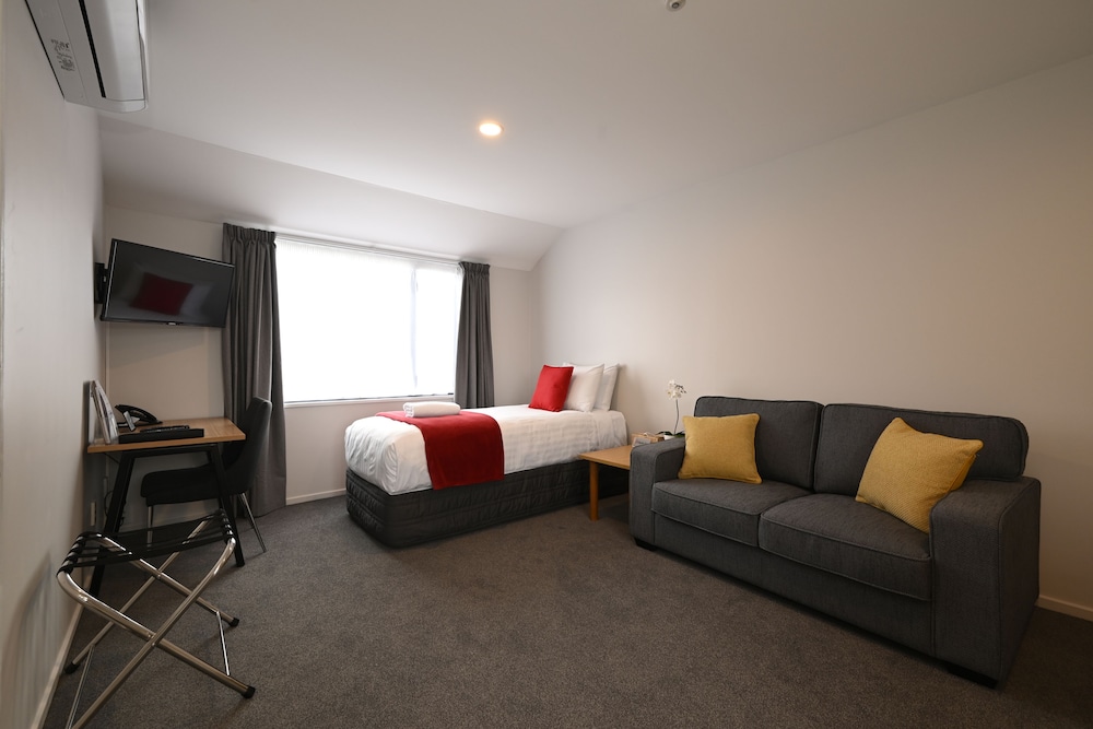 Riccarton Mall Motel 25/50