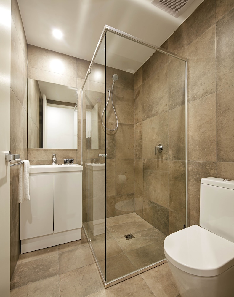 VERIU SUITES CAMPERDOWN 23/54