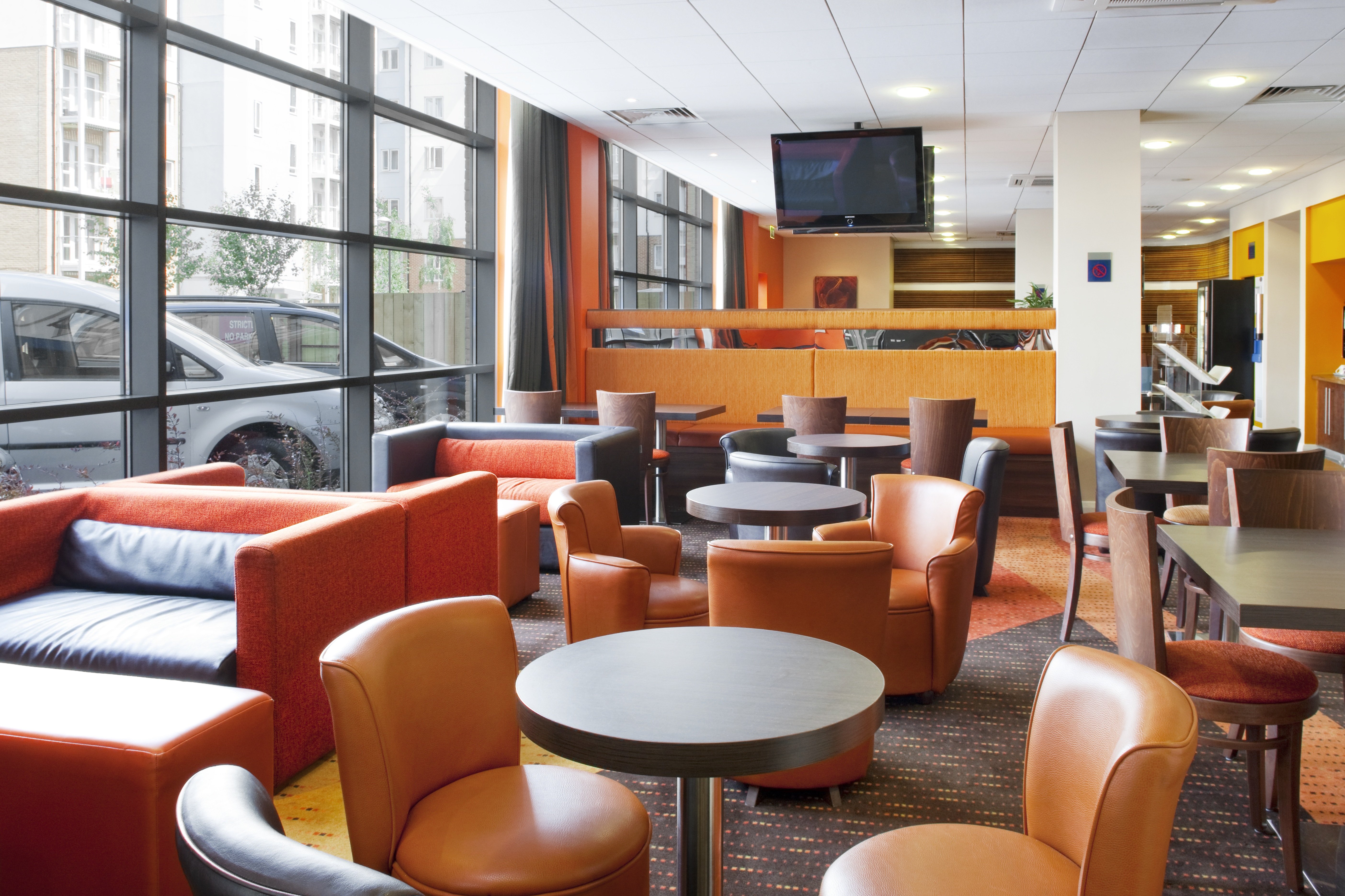 Holiday Inn Express Slough 12/16