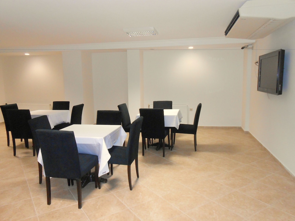 Kamer Suites And Hotel 39/50