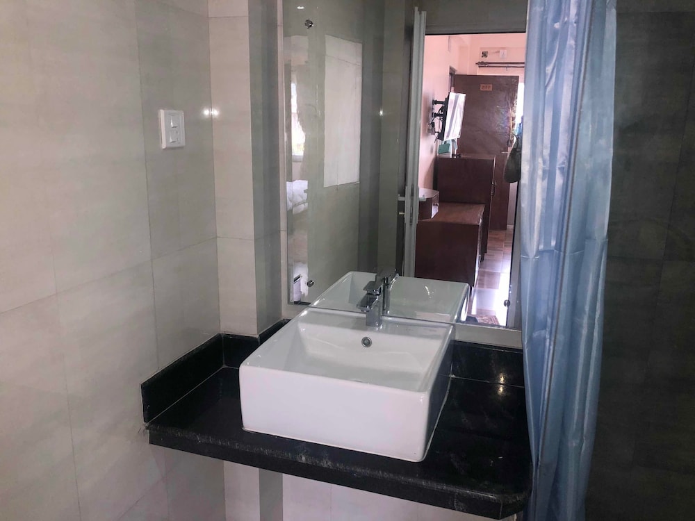 Hotel Guru 48/50