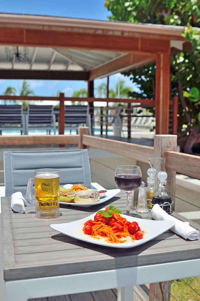 ROYAL ST. KITTS HOTEL 35/50