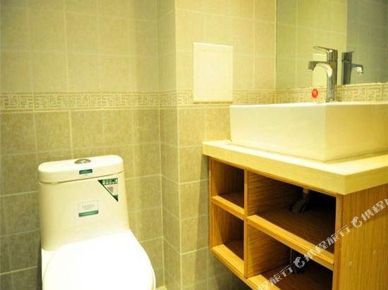 Yuhao Business Hotel 15/16
