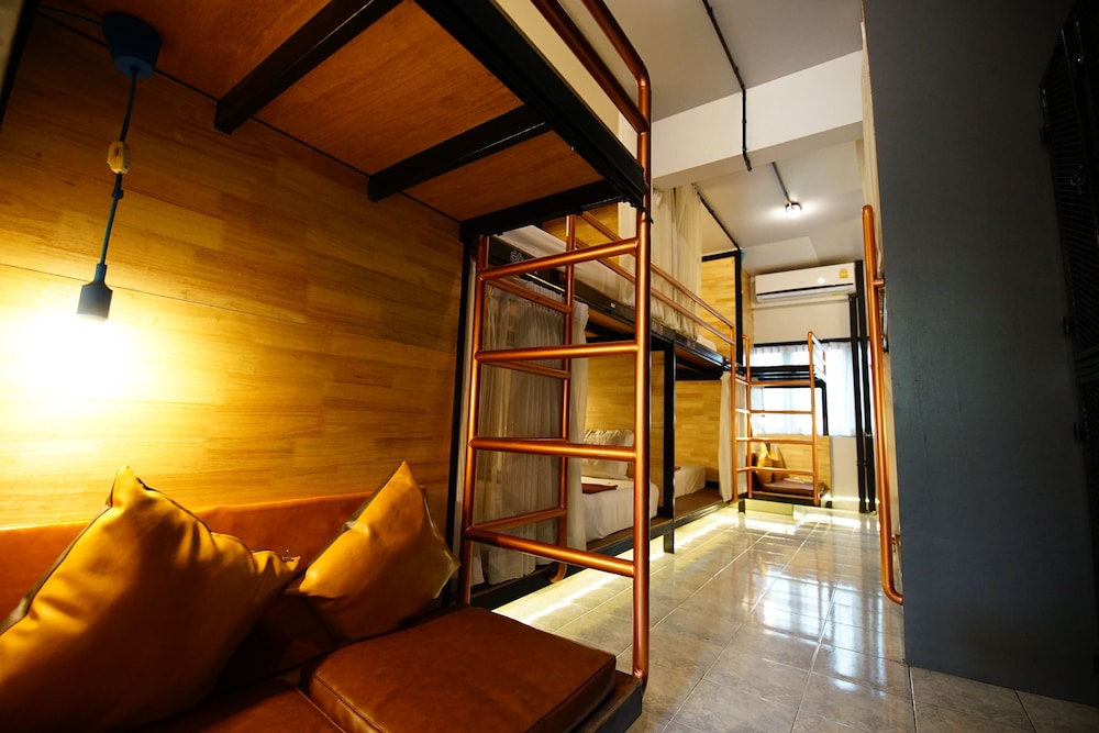 Sleep Owl Hostel 24/37