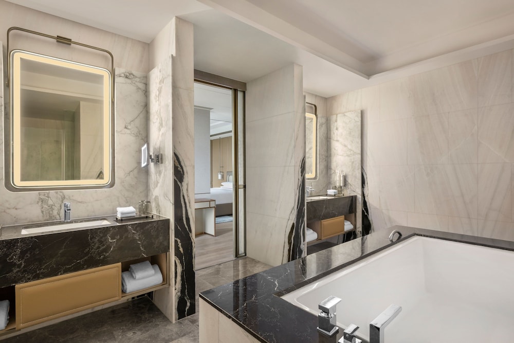 Navi Mumbai Marriott Hotel 48/49