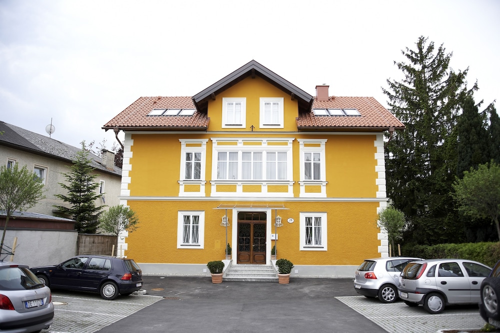 Villa Ceconi By Das Grune Hotel Zur Post - 100 Bio 72/82