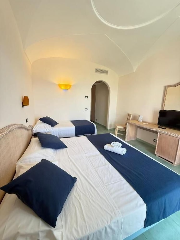 Albatros Hotel 8/50