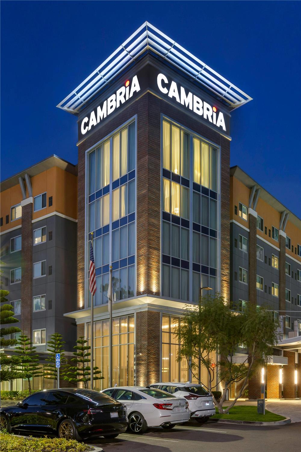Cambria Hotel LAX 24/28
