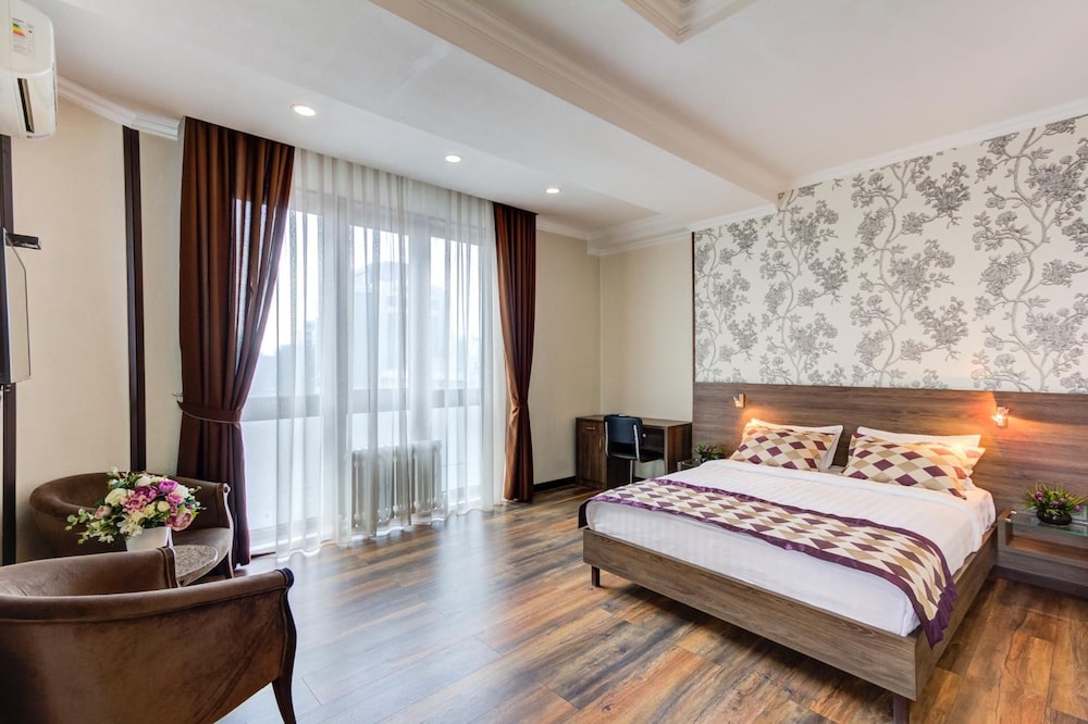 Bishkek Centrum Hotel 26/66