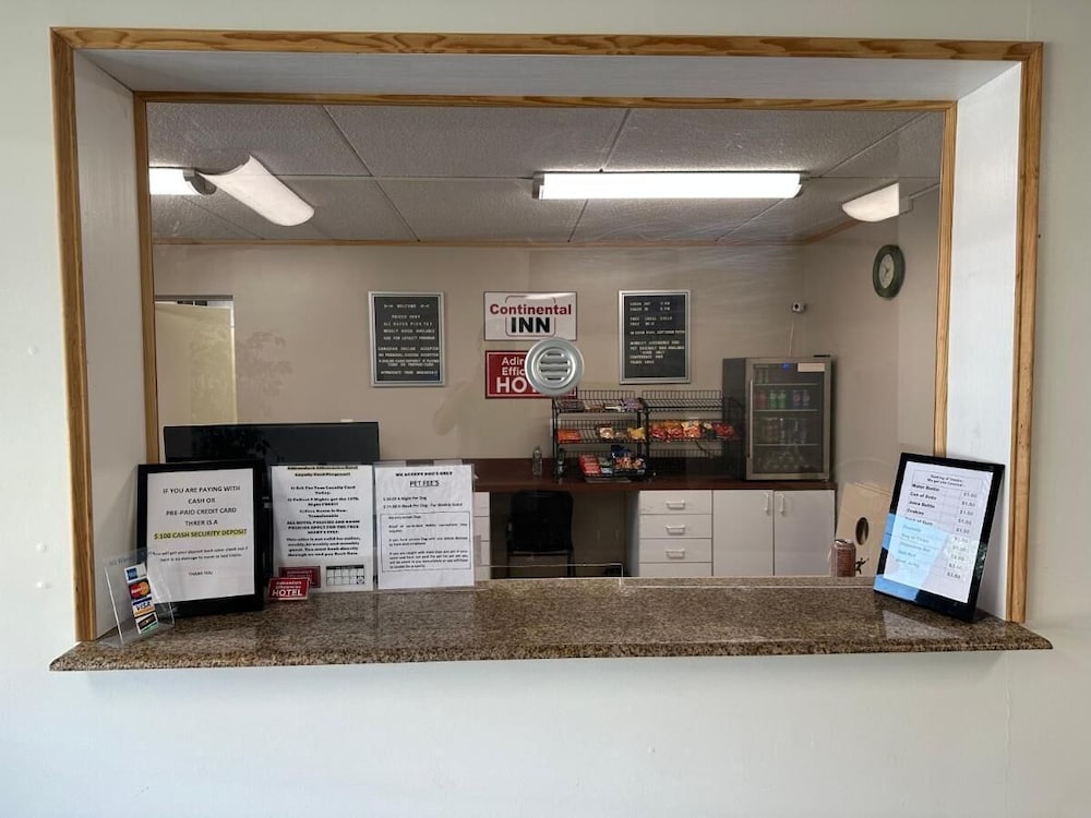 Adirondack Efficiencies Ex Econo Lodge Watertown 2/43
