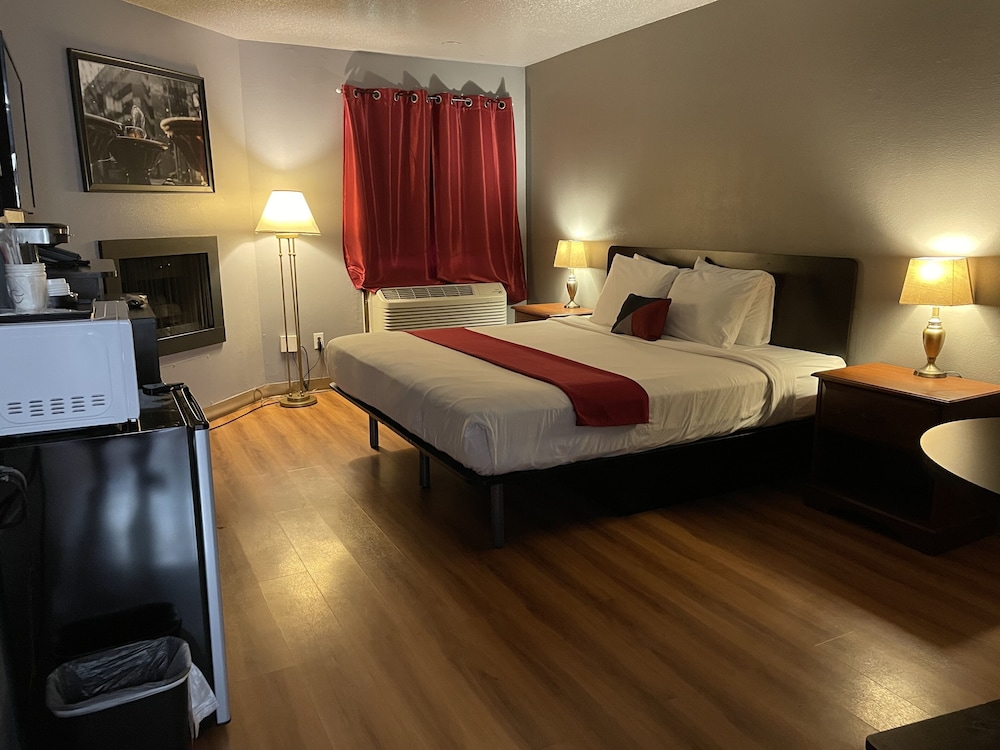 Sunnyside Inn & Suites 40/52