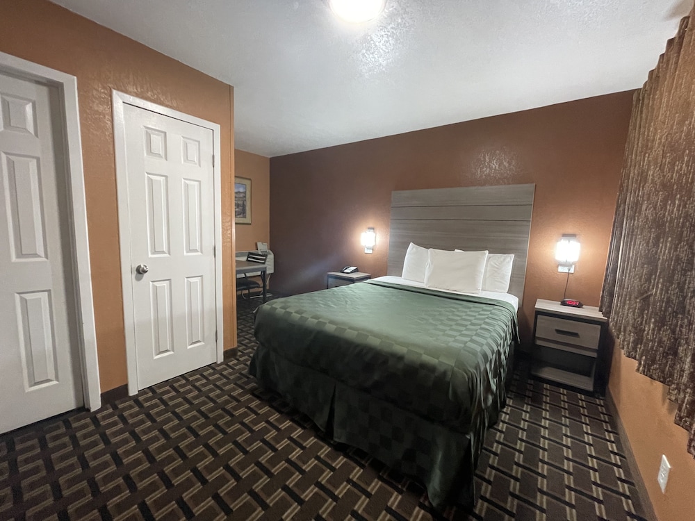 New Corral Motel 15/47