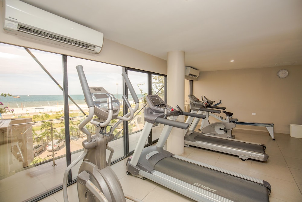 Ela Beach Hotel And Apartments 26/32