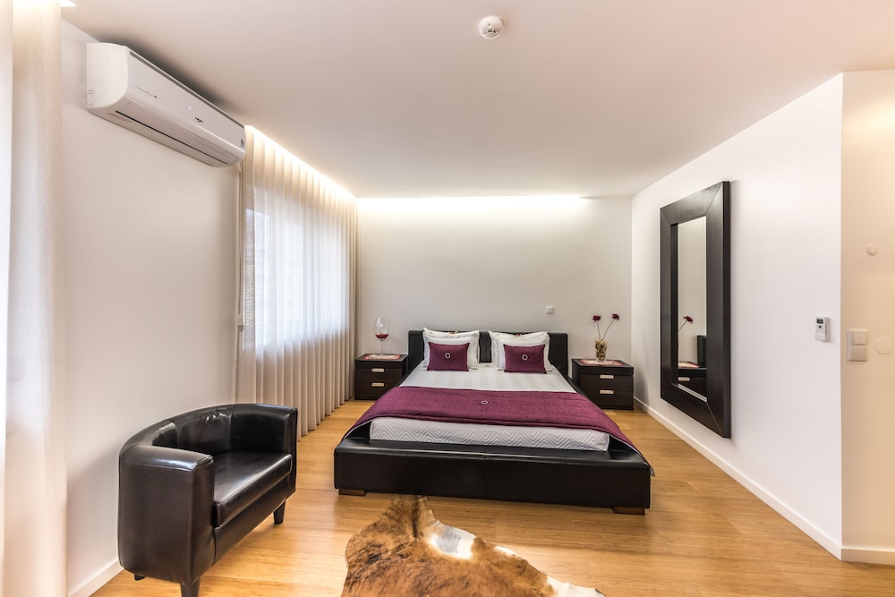 STUDIO, DOUBLE BED