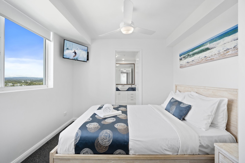 3 BEDROOMS, DELUXE, APARTMENT