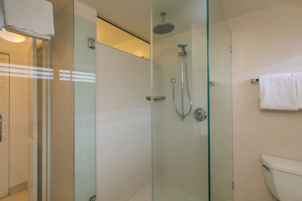 شقة سكنية بسرير كينج بإطلالة على البحر بغرفة نوم واحدة مع أريكة، Waikiki Shore by OUTRIGGER 3/3