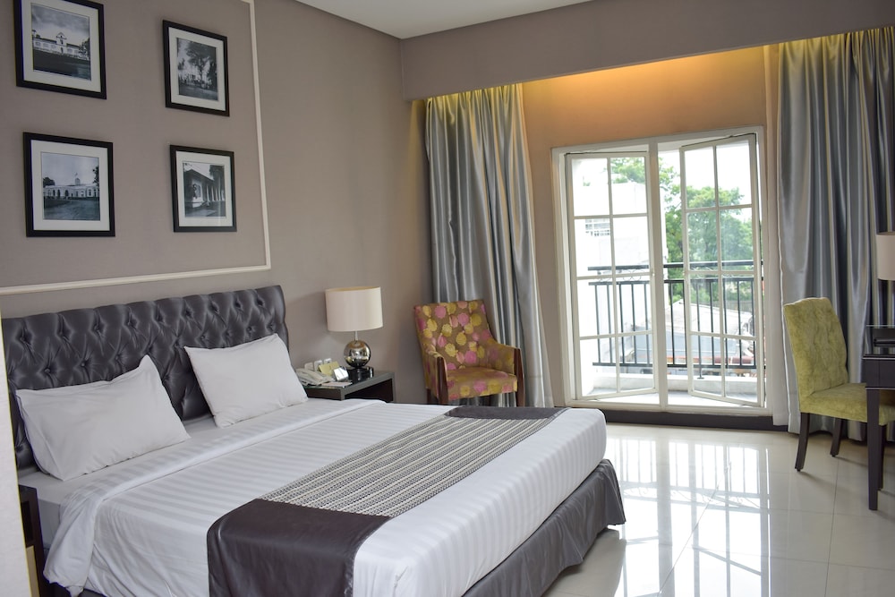 Mirah Hotel 31/65