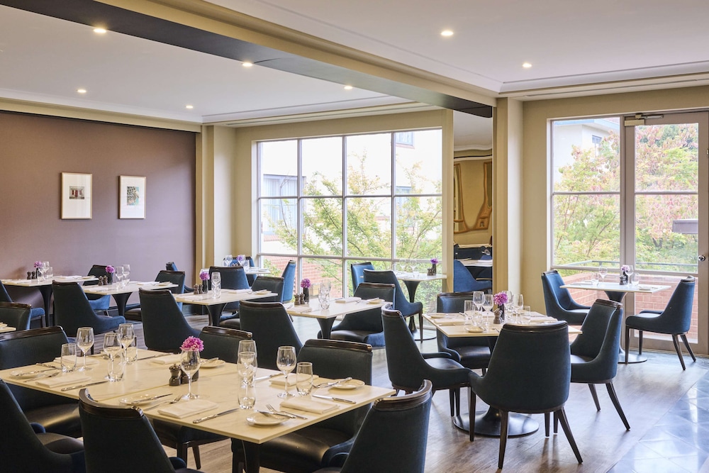Hyatt Hotel Canberra 65/75