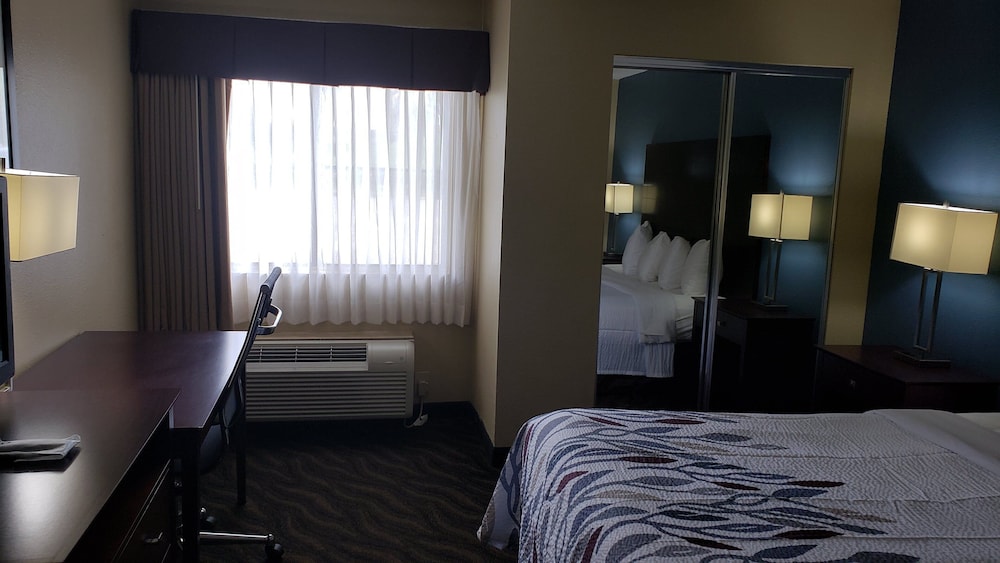 Red Roof Inn Port Allen 9/19