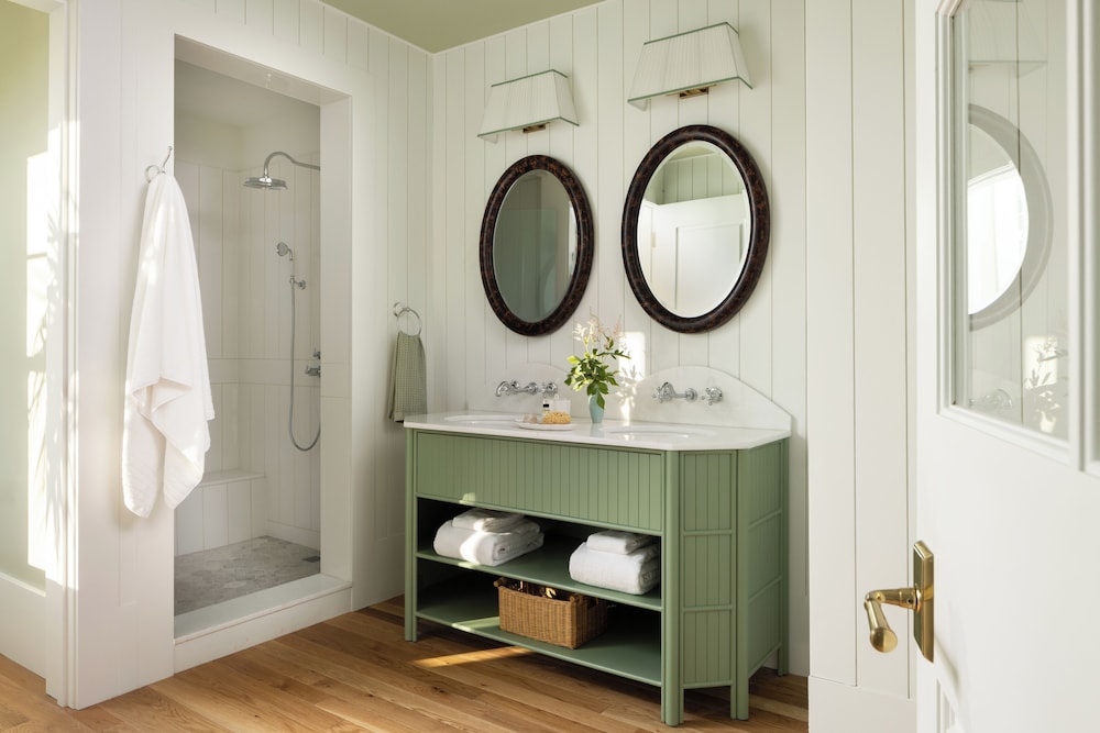 The Dunlin, Auberge Collection 50/50