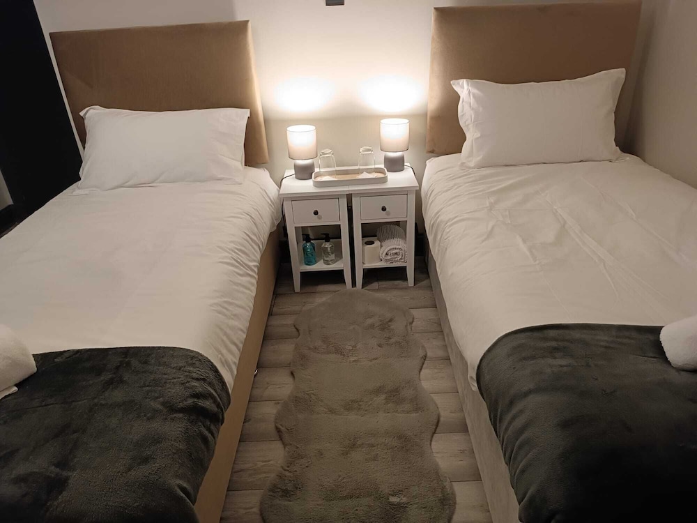 Inverness City Rooms 32/43