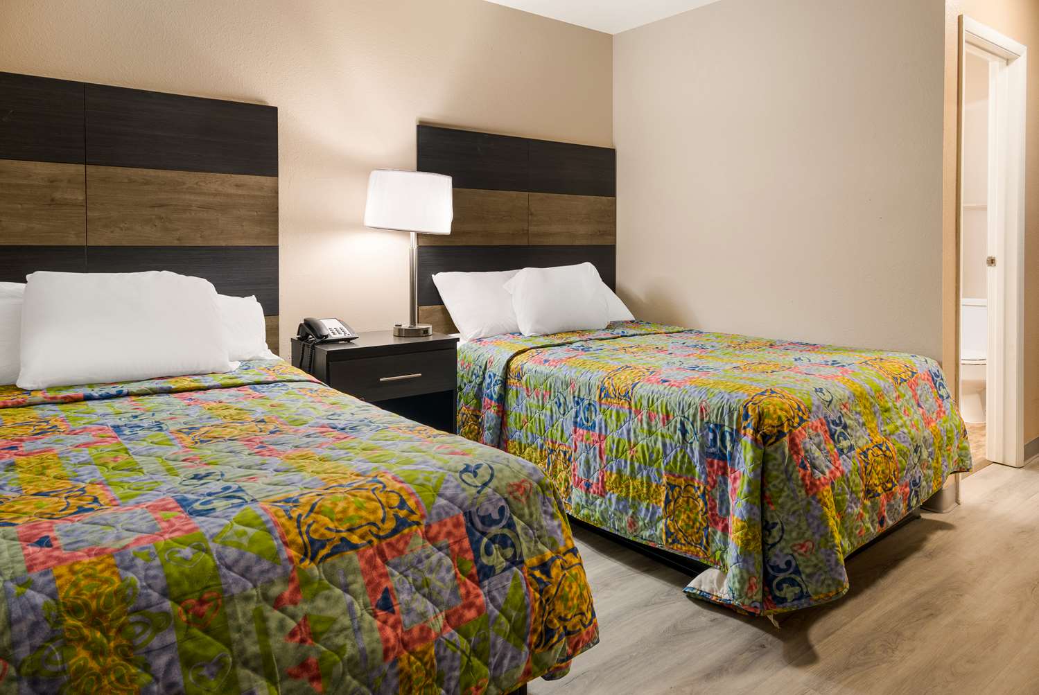 ROOM, 2 DOUBLE BEDS