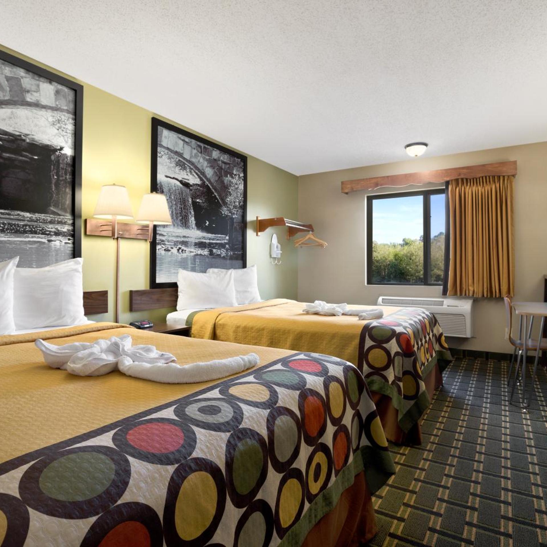 Super 8 By Wyndham Russellville 7/26