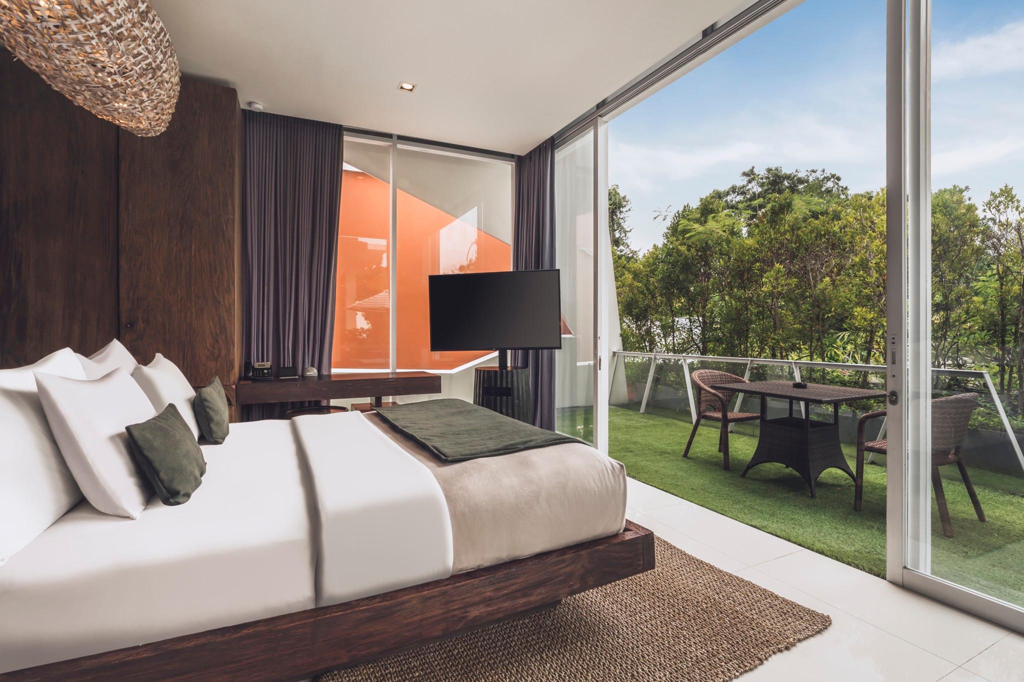SUITE, DOUBLE BED