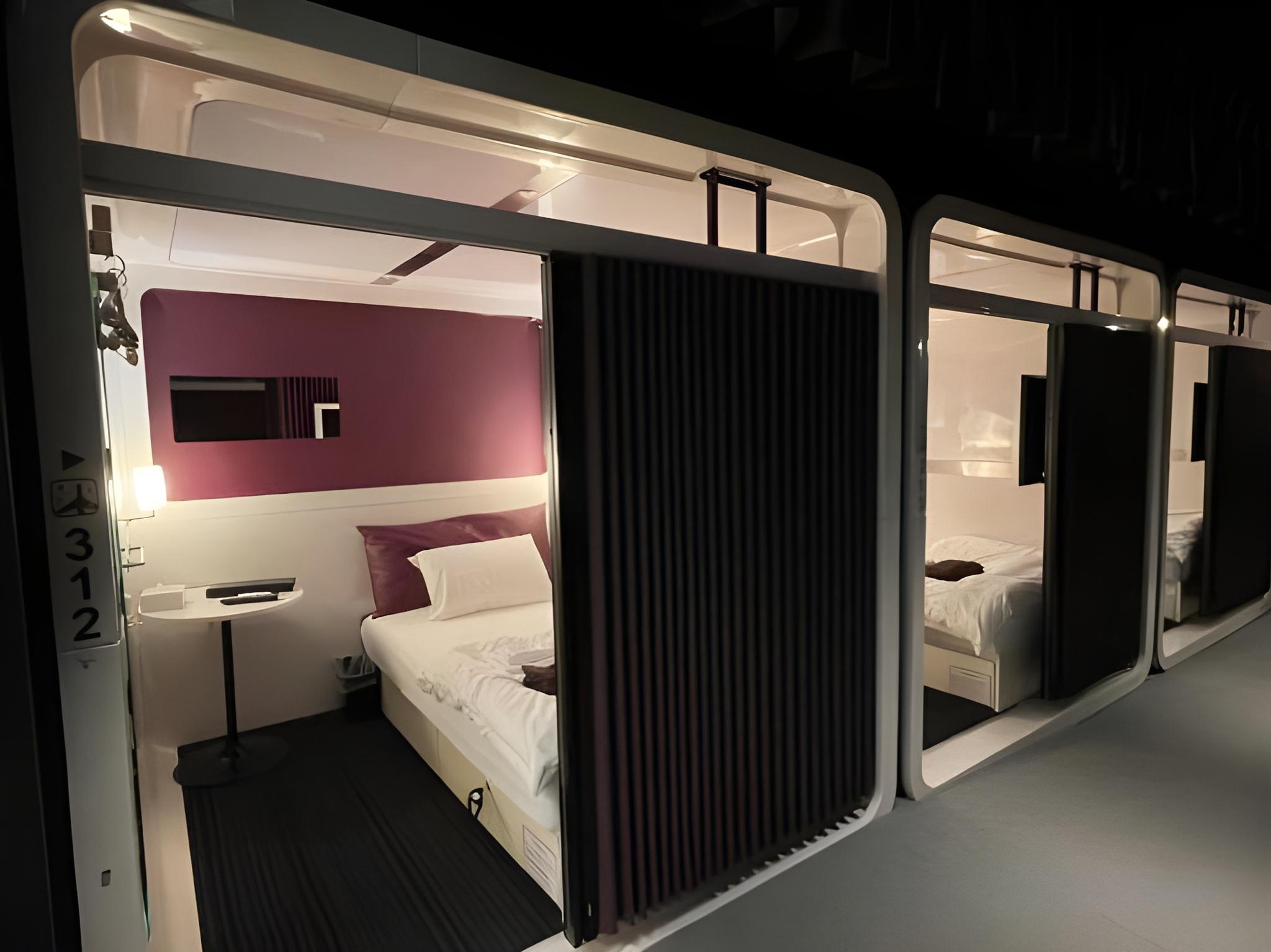 Capsule, Male Dorm, No Window