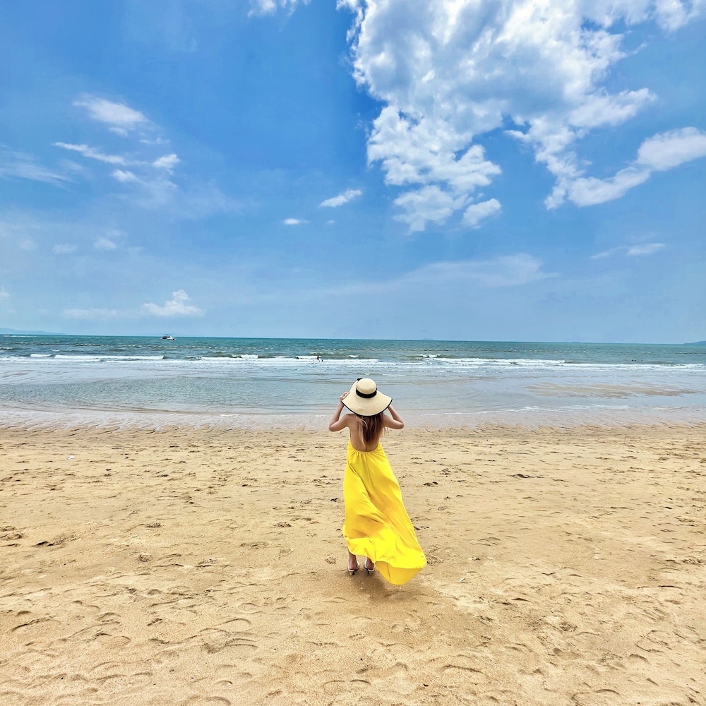 Welcome World Beachfront Resort 45/47