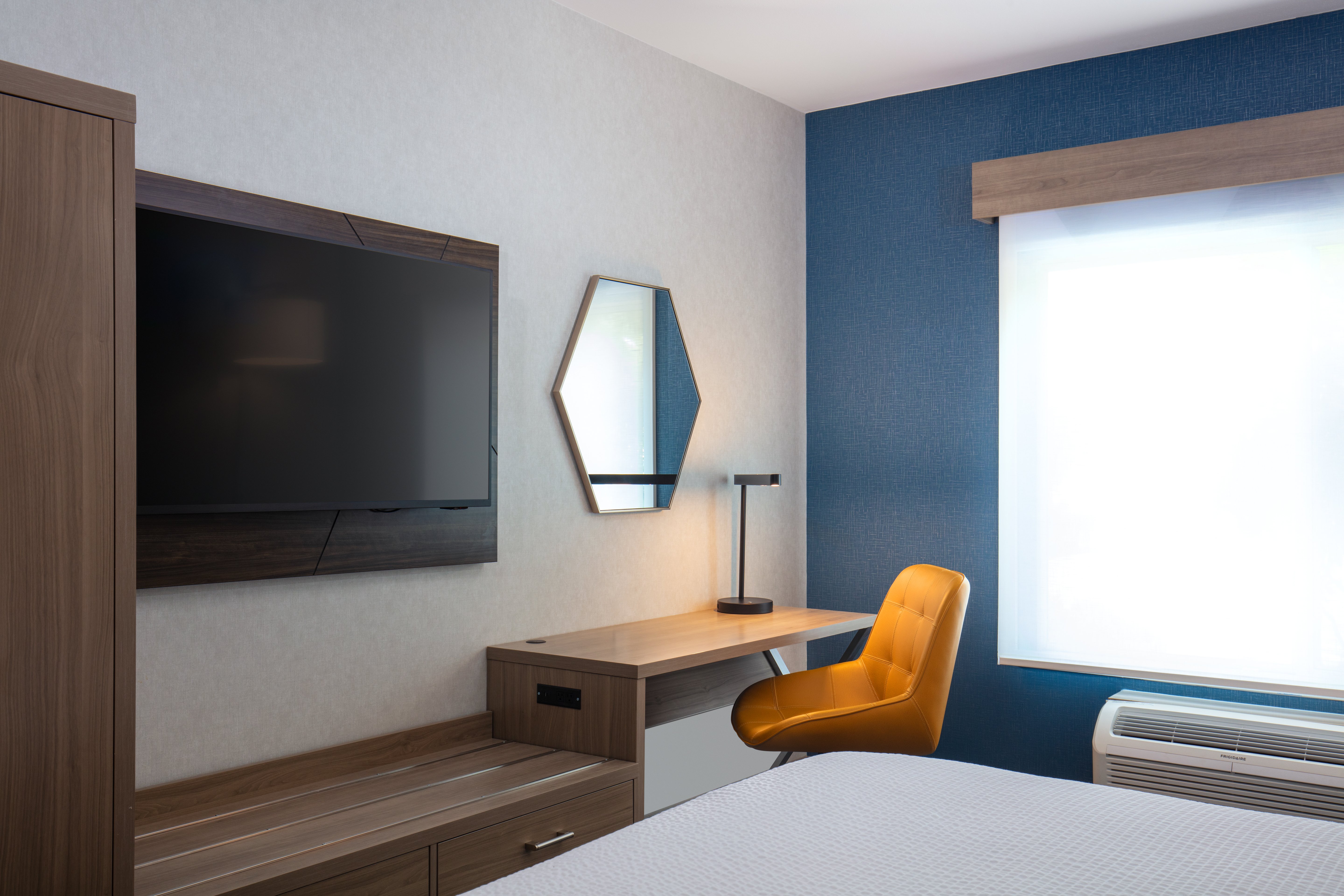 Room, King Bed