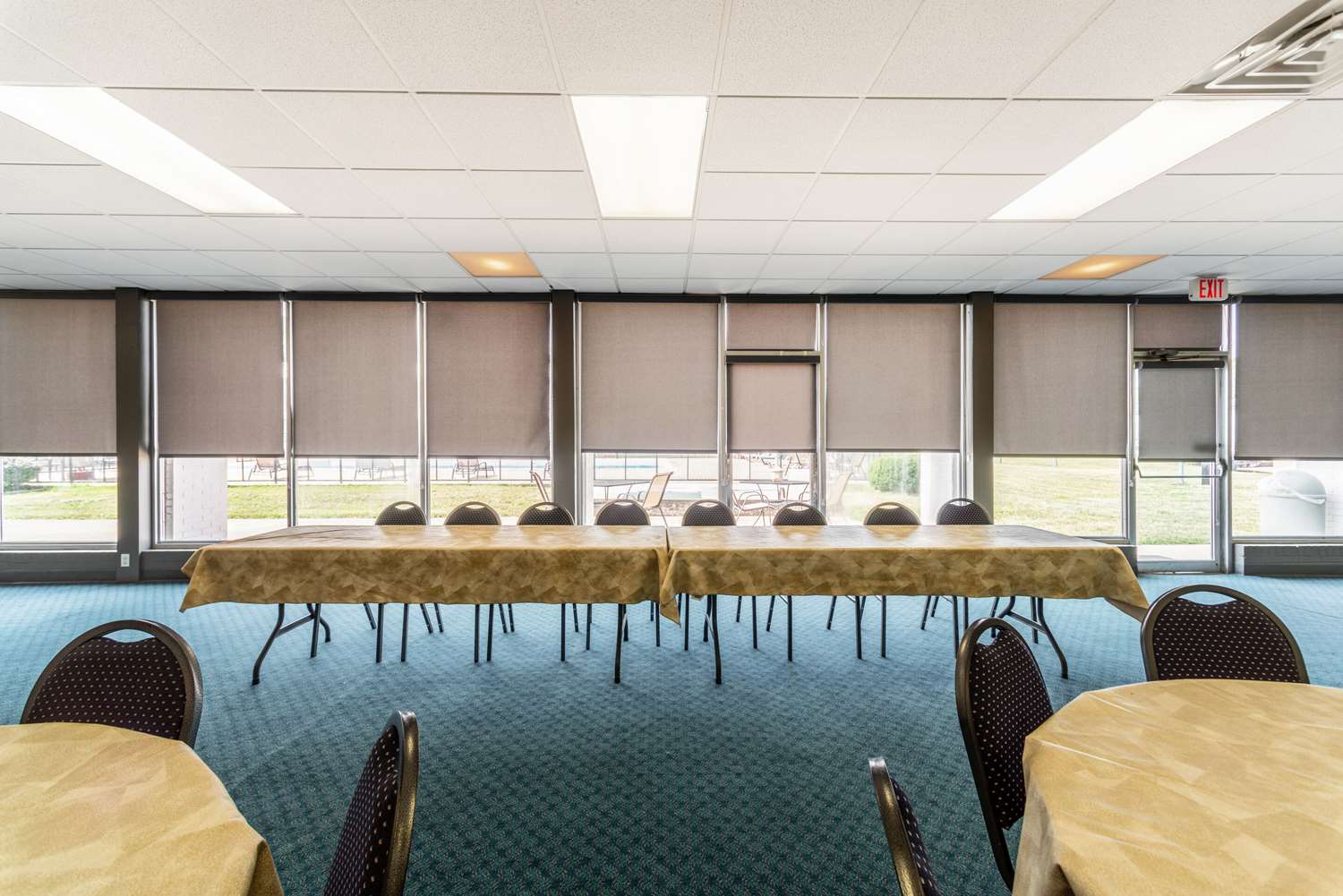 Quality Inn & Suites Vandalia near I-70 and Hwy 51 23/30