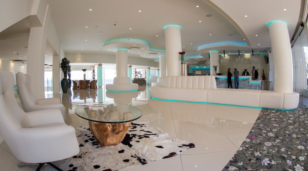 On Hotels Oceanfront Adults Designed 8/50