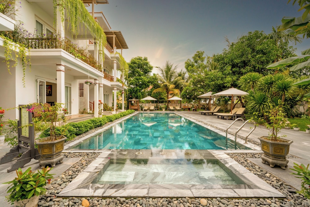 Hoi An Palmy Villa 60/62