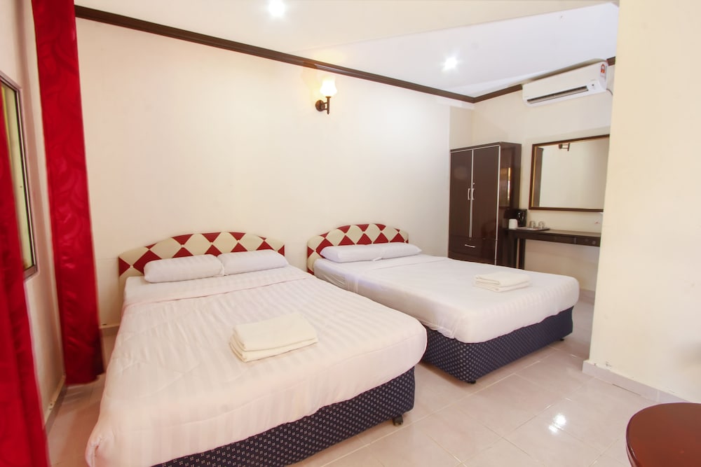 Tanjung Puteri Motel 23/41